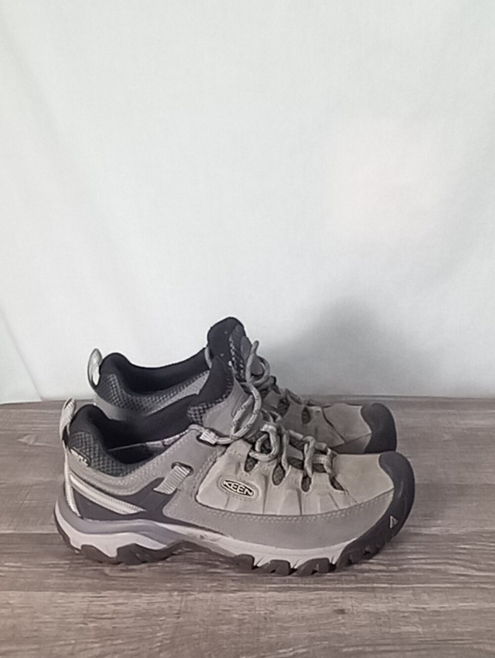 Keen Gray Targhee II Waterproof Hiking Boots Size 7.5